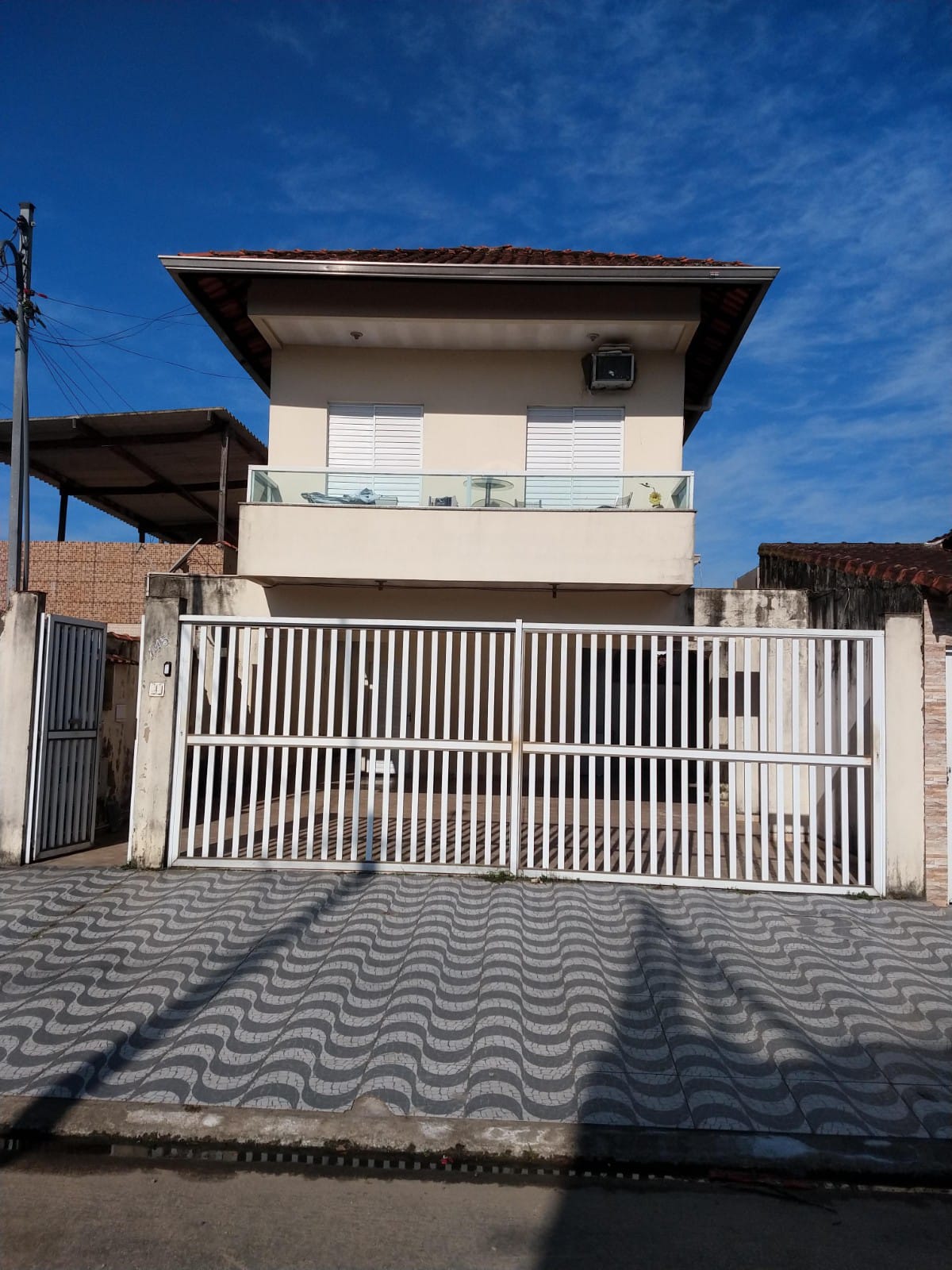 CASA DE CONDOMINIO – B. ESMERALDA – PRAIA GRANDE